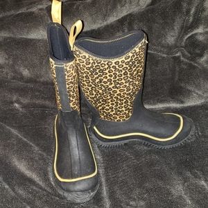 Girls size 13 (toddler) Muck Boots